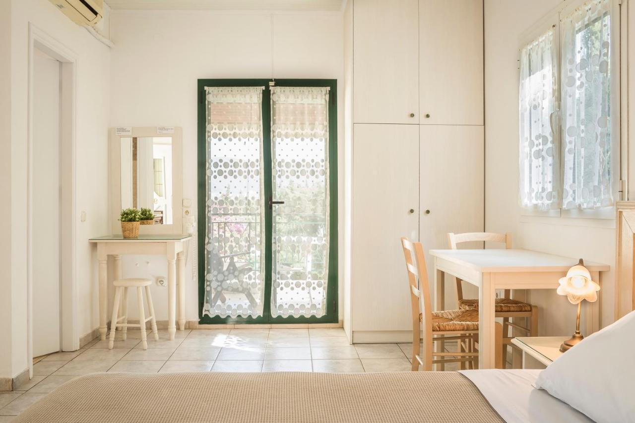 Panorama Apartments Fiscardo فيسكاردو المظهر الخارجي الصورة