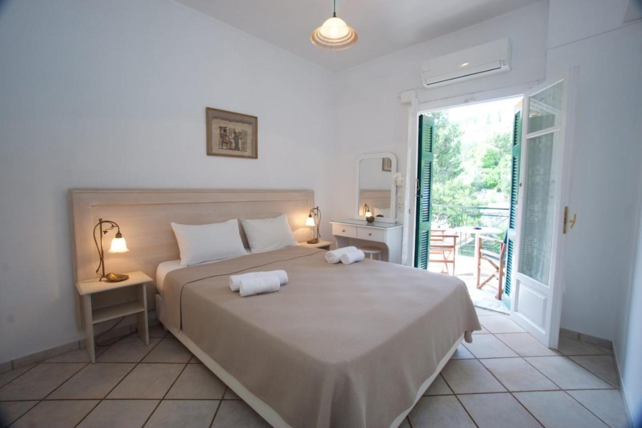 Panorama Apartments Fiscardo فيسكاردو المظهر الخارجي الصورة