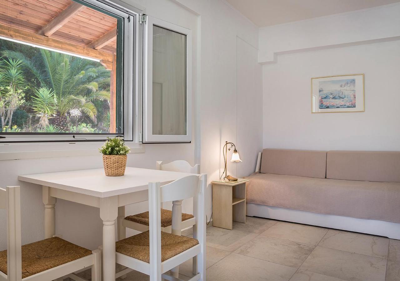 Panorama Apartments Fiscardo فيسكاردو المظهر الخارجي الصورة