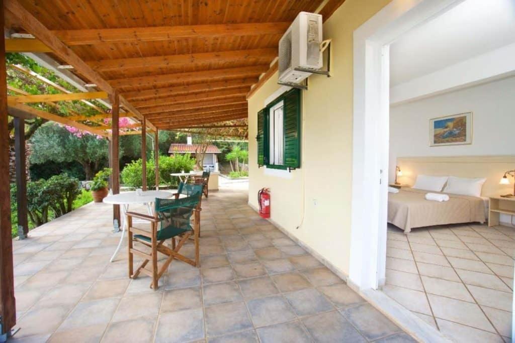 Panorama Apartments Fiscardo فيسكاردو المظهر الخارجي الصورة