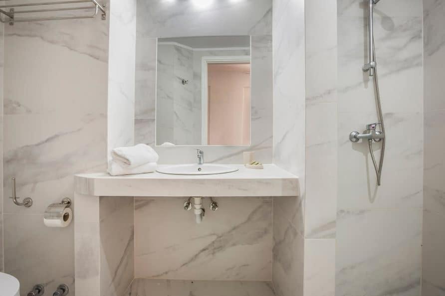 Panorama Apartments Fiscardo فيسكاردو المظهر الخارجي الصورة