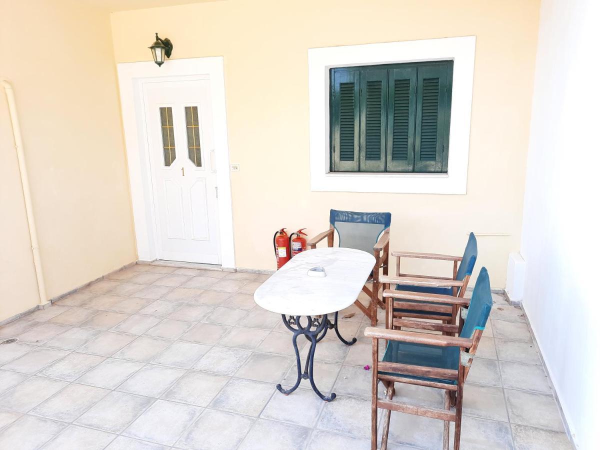 Panorama Apartments Fiscardo فيسكاردو المظهر الخارجي الصورة