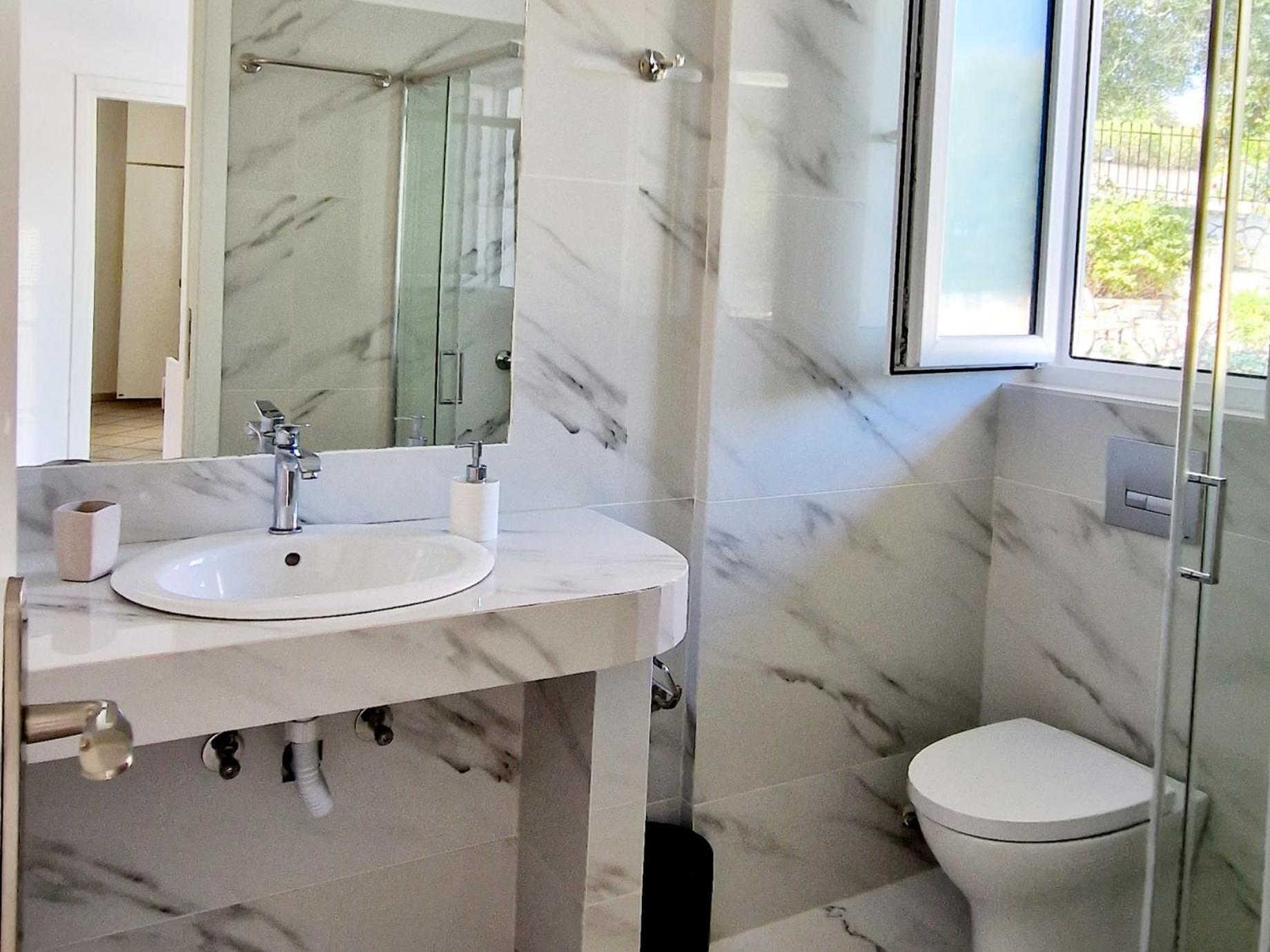 Panorama Apartments Fiscardo فيسكاردو المظهر الخارجي الصورة